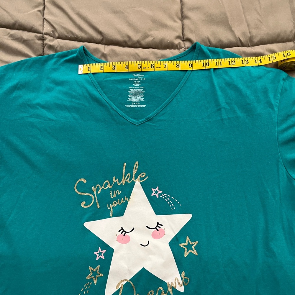 Woman’s long nightshirt - Picture 9 of 10